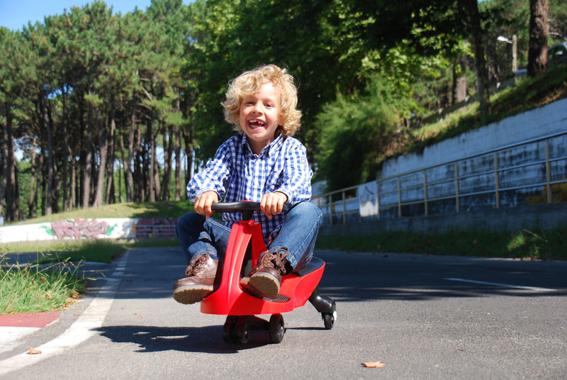 Didicar se convertirá en el juguete preferido de todos los niños. Ayuda a fomentar la actividad y relación con otros niños. Mucho más saludable que la televisión.